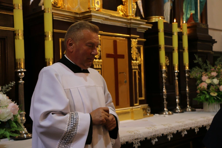 Joniec. Poświęcenie nowego ołtarza
