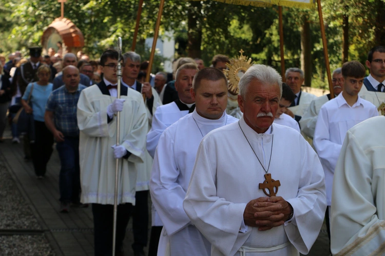 Joniec. Poświęcenie nowego ołtarza