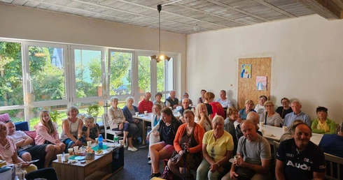 Ludzie chcą się spotykać