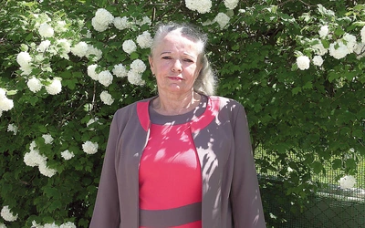 Halina Starczewska lubi i zgiełk ośrodka, i ciszę zakątka. 