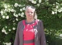Halina Starczewska lubi i zgiełk ośrodka, i ciszę zakątka. 