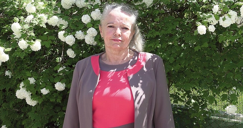 Halina Starczewska lubi i zgiełk ośrodka, i ciszę zakątka. 