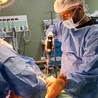 Amputacje ratują rannych przed sepsą i śmiercią,  jednak  dla lekarzy pozostaną traumą  na długie lata. 
