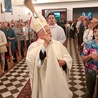 Róże pobłogosławił bp Henryk Tomasik. 