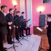 Koncert w kaplicy Zamku Tarnowskich. 