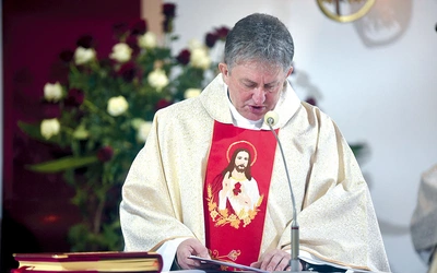 Ks. Jan Mirek kontynuuje dzieło swoich poprzedników. 