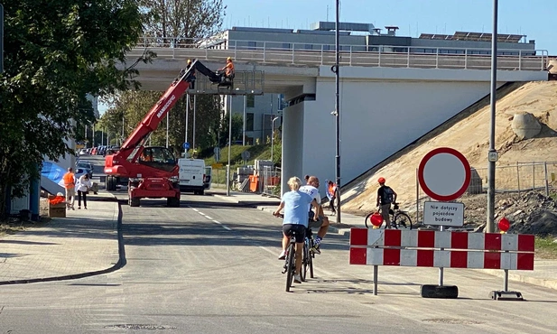 Katowice. Wybudowano już dwa pierwsze wiadukty kolejowe