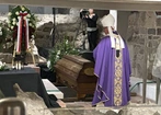 Gniezno: śp. abp Józef Kowalczyk spoczął w podziemiach katedry gnieźnieńskiej