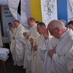 Modlitwa przy kaplicy w Opocznie 