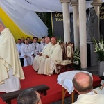 Modlitwa przy kaplicy w Opocznie 