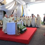 Modlitwa przy kaplicy w Opocznie 