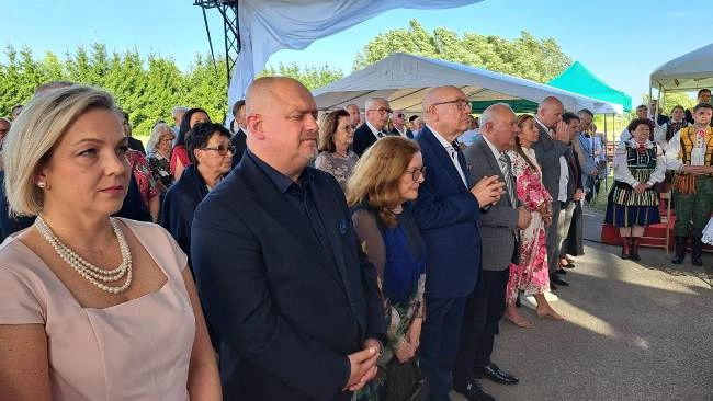 Modlitwa przy kaplicy w Opocznie 