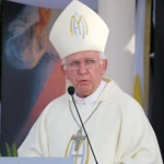 Modlitwa przy kaplicy w Opocznie 