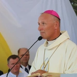 Modlitwa przy kaplicy w Opocznie 