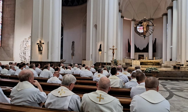 Katowice. Jubileuszowa pielgrzymka kapłanów i diakonów 
