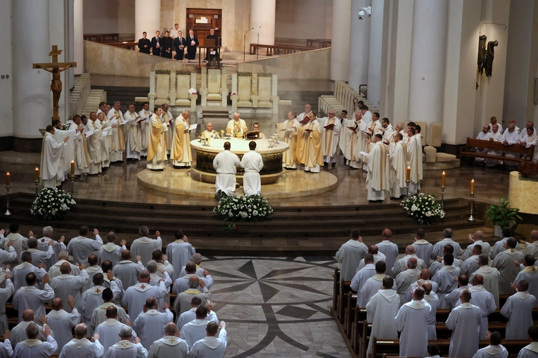 Katowice. Jubileuszowa pielgrzymka kapłanów i diakonów