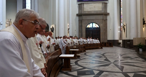 Katowice. Jubileuszowa pielgrzymka kapłanów i diakonów