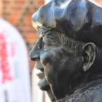 Polowa Msza św. przy katedrze na 45 lat Solidarności