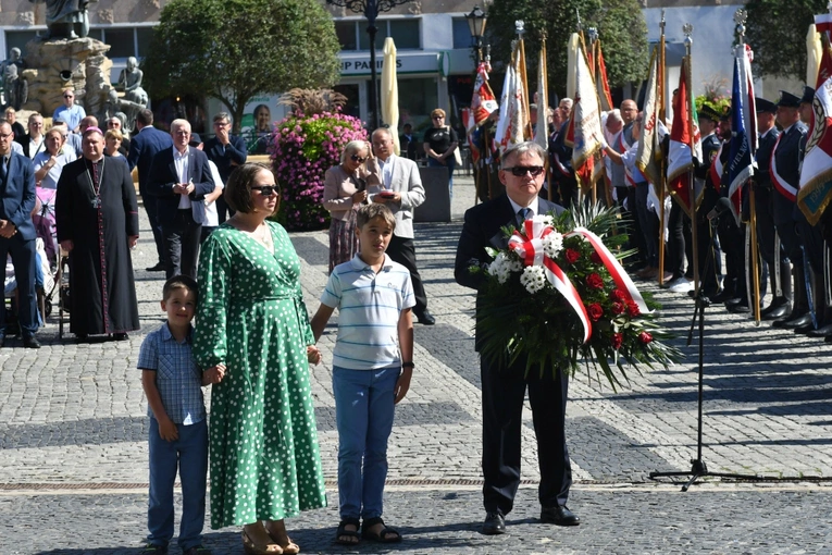 Polowa Msza św. przy katedrze na 45 lat Solidarności