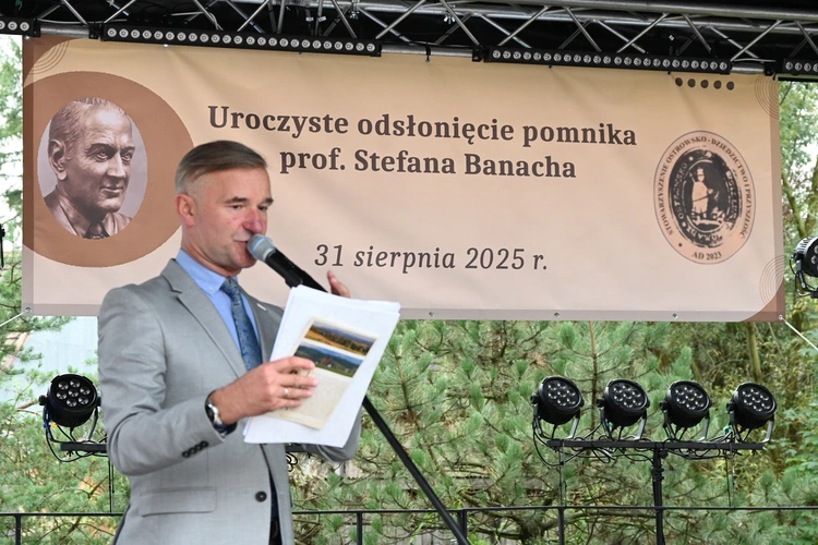 Odsłonięcie pomnika Stefana Banacha 