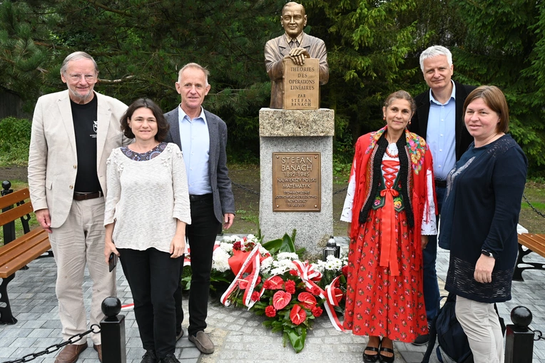 Odsłonięcie pomnika Stefana Banacha 