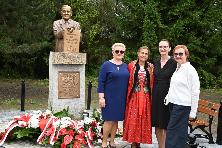Odsłonięcie pomnika Stefana Banacha 