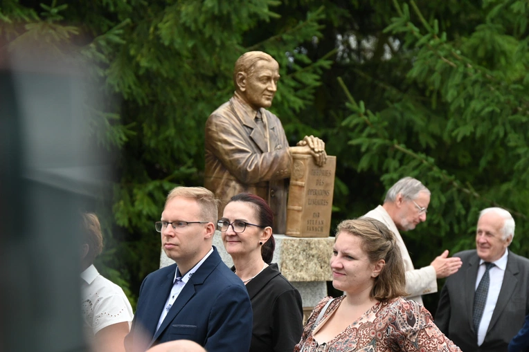 Odsłonięcie pomnika Stefana Banacha 