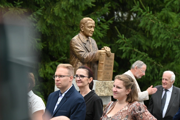 Odsłonięcie pomnika Stefana Banacha 