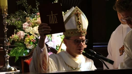 Joniec. Przy nowym ołtarzu