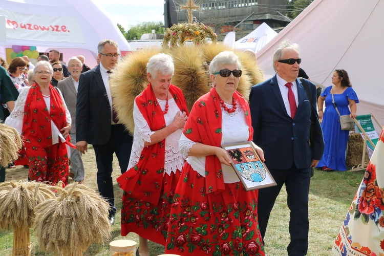 Płońsk. Wojewódzko-diecezjalne święto plonów  cz.I