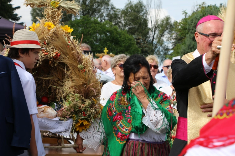 Płońsk. Wojewódzko-diecezjalne święto plonów  cz.I