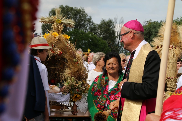 Płońsk. Wojewódzko-diecezjalne święto plonów  cz.I