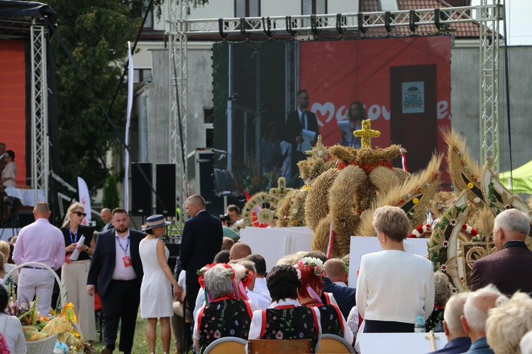 Płońsk. Wojewódzko-diecezjalne święto plonów  cz.I