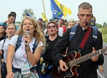 Tego jeszcze nie grali. Ano grali! Na pielgrzymce. Przed nami I Przegląd Piosenki Pielgrzymkowej