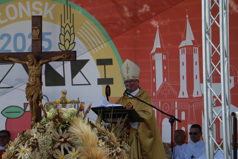 Płońsk. Wojewódzko-diecezjalne święto plonów cz. II