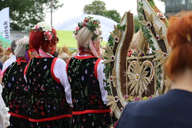 Płońsk. Wojewódzko-diecezjalne święto plonów cz. II
