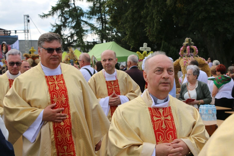 Płońsk. Wojewódzko-diecezjalne święto plonów cz. II