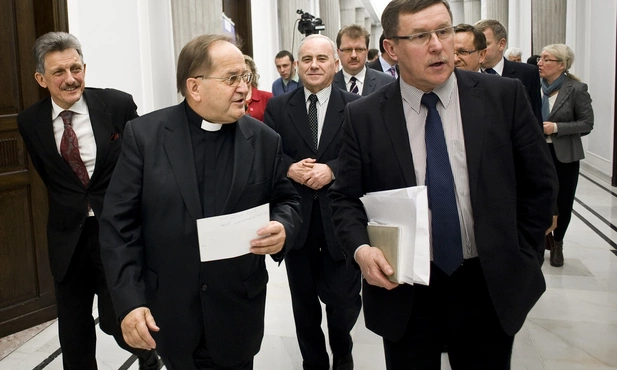 W poszukiwaniu wartości, sensu i relacji