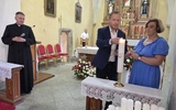 Spotkanie rozpoczęła para diecezjalna - Iwona i Marek Kurowscy wraz z modeeratorem ks. Mirosławem Rakoczym.