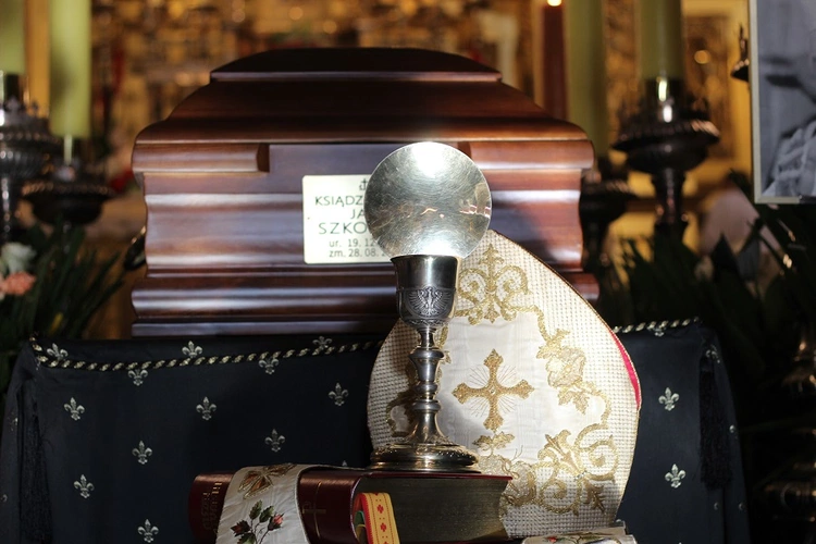 Msza św. żałobna w intencji bp. Jana Szkodonia