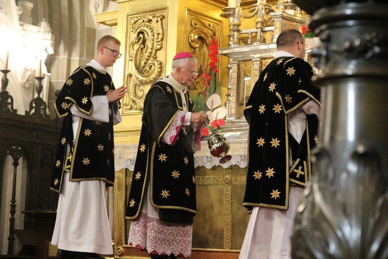 Msza św. żałobna w intencji bp. Jana Szkodonia