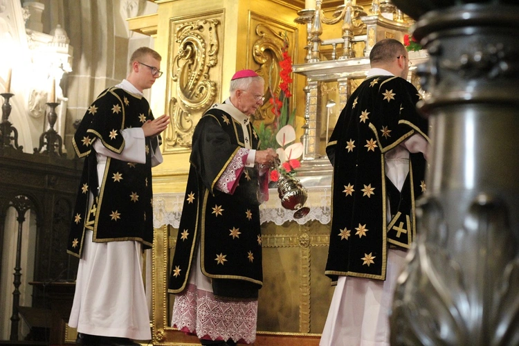 Msza św. żałobna w intencji bp. Jana Szkodonia