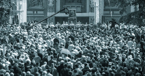 Królowa pękniętej ziemi Jak w 1925 r. Maryja Piekarska połączyła podzielone granicą śląskie rodziny