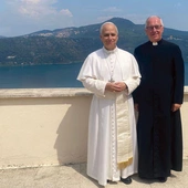 Proboszcz z Castel Gandolfo: Leon XIV patrzy w sposób, który wręcz ogrzewa serce