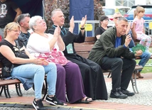 Wspólny śpiew i modlitwa  to duża radość. 