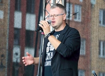 Jednym z artystów, który wystąpił na festiwalowej scenie, był Michał Steciak. 