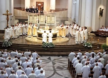 Do katowickiej katedry pielgrzymowali księża, diakoni stali oraz klerycy WŚSD.