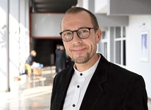 Prof. Aleksander Bańka jest filozofem, politologiem i humanistą.