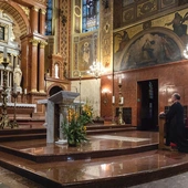 Dzień  po ogłoszeniu nominacji bp Przybylski odwiedził sanktuarium Matki Sprawiedliwości i Miłości Społecznej w Piekarach Śląskich.