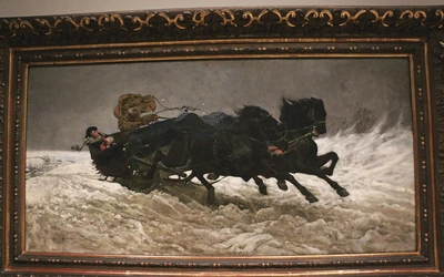 Pochodzący z kolekcji prywatnej „Powrót  z balu” (1873 r.) jest ozdobą krakowskiej wystawy twórczości Józefa Chełmońskiego. Należał niegdyś do sławnej aktorki Heleny Modrzejewskiej. 
